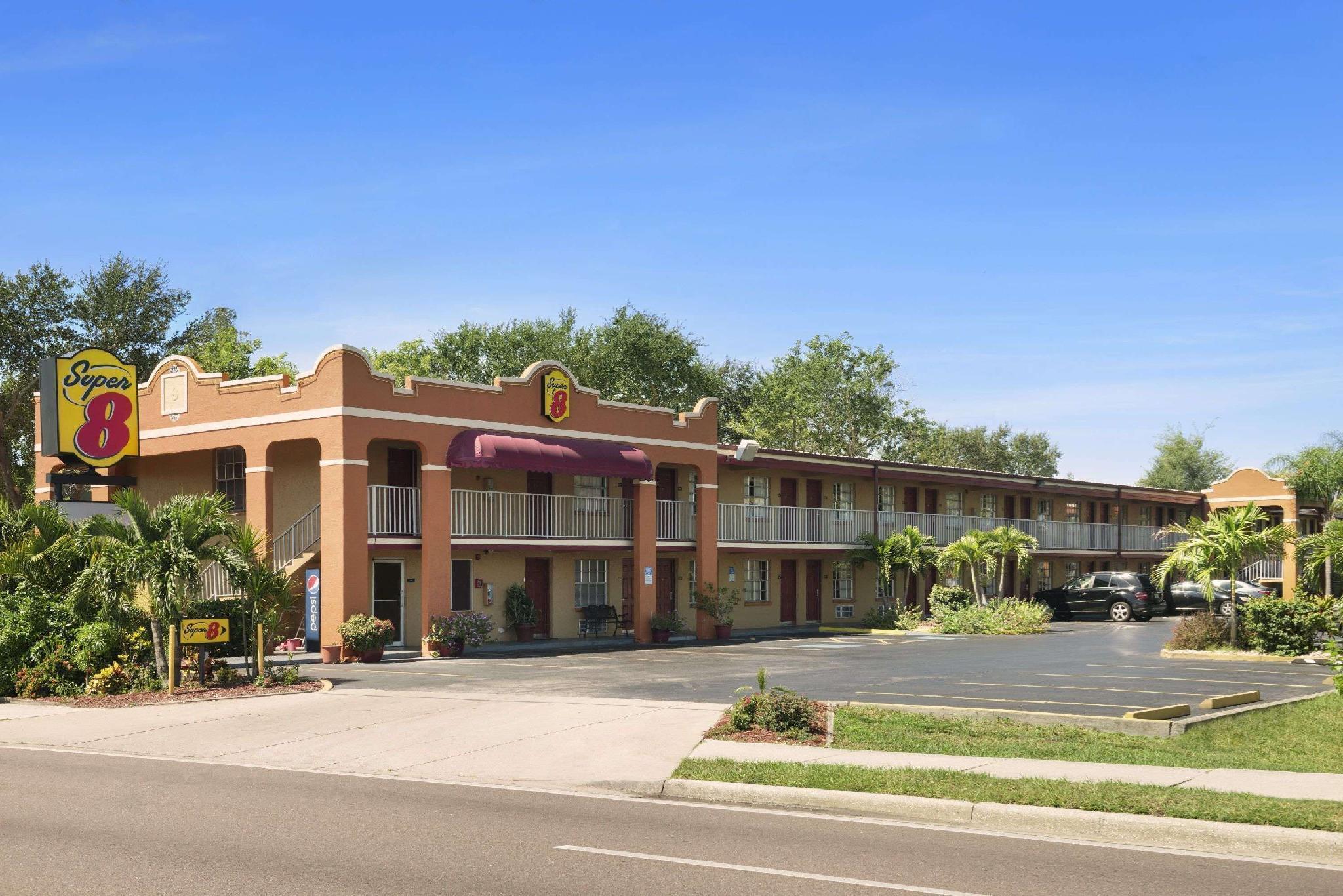 Super 8 By Wyndham Bradenton Sarasota Area Motel Екстериор снимка